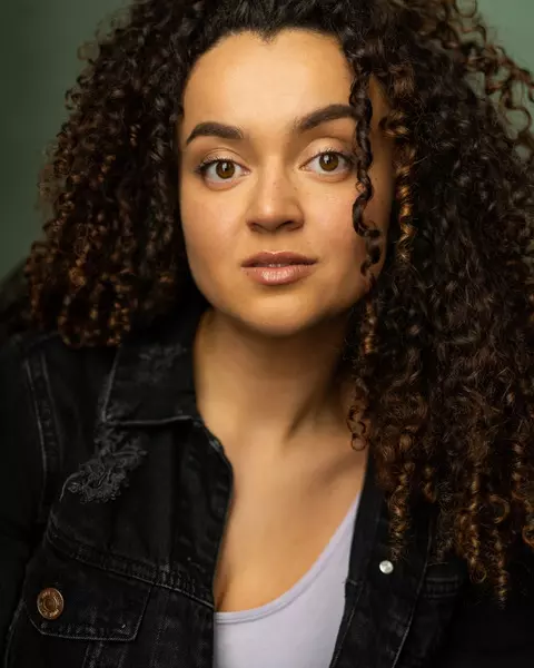 Charlotte Linighan headshot