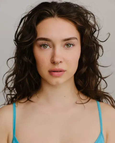 Neve McDonnell headshot