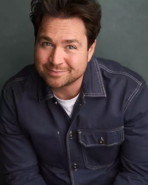 Sam Nixon Headshot