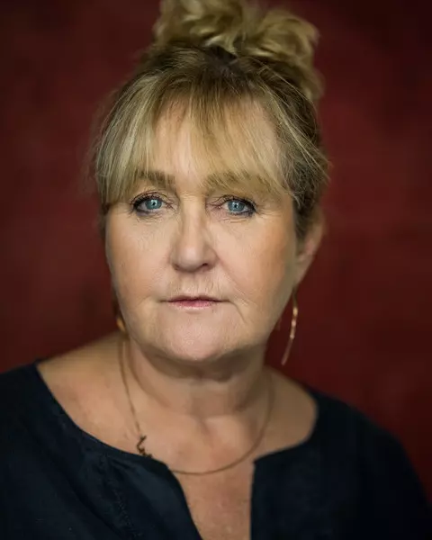 Lynn Roden headshot